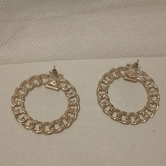Chain Circle Earrings! - Picture 2 of 5